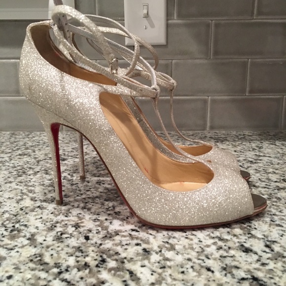 Christian Louboutin - Picture 4 of 8